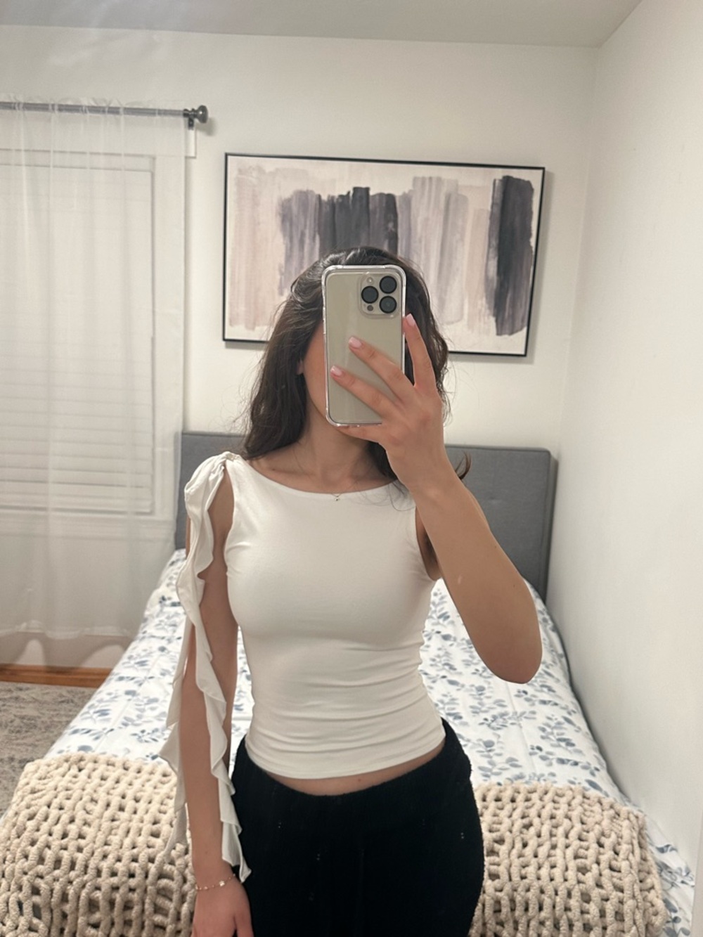 Gaze White Asymmetrical Tie Top
- One Shoulder Detail (Size S)